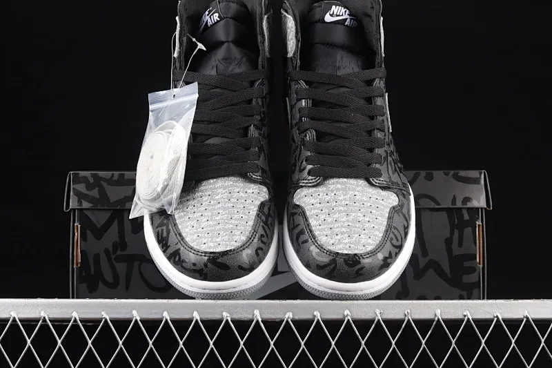All categories Air Jordan Jordan series basketball shoes Air Jordan 1 High Cost-effective version Air Jordan 1 High OG "Rebellionaire" AJ1 Joe 1 black and gray banned "Rebelionaire" high-top basketball shoes 555088-036